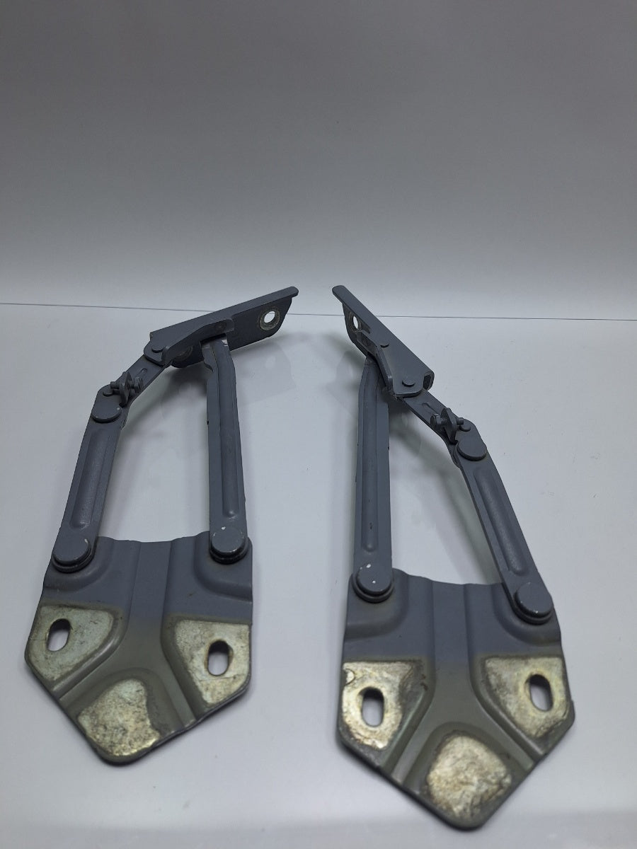 Balamale capota motor VOLKSWAGEN TOURAN 1T3 2010 - 2015 TDI CFHC 1T0823301F , 1T0823302F