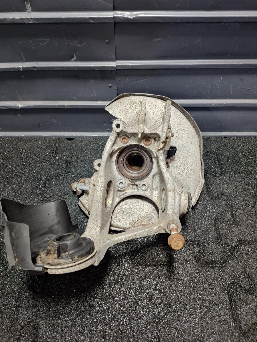 Fuzeta dreapta spate AUDI Q5 8RB 2008 -> 2.0 TDI quattro CAHA, CGLB, CMGA 8R0505432F