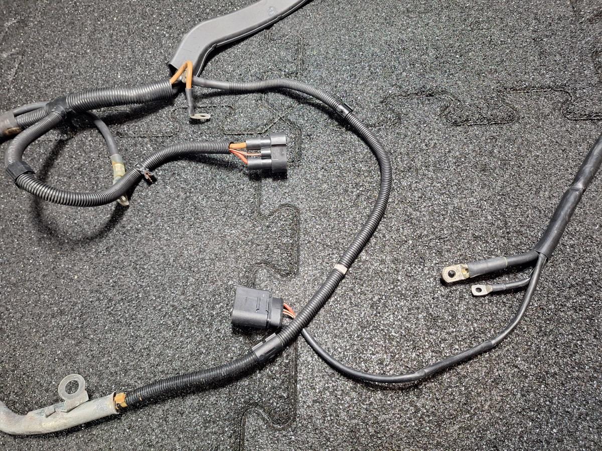 Cabluri (generator/alternator) AUDI Q5 8RB 2008 -> 2.0 TDI quattro CAHA, CGLB, CMGA 8R0971228J