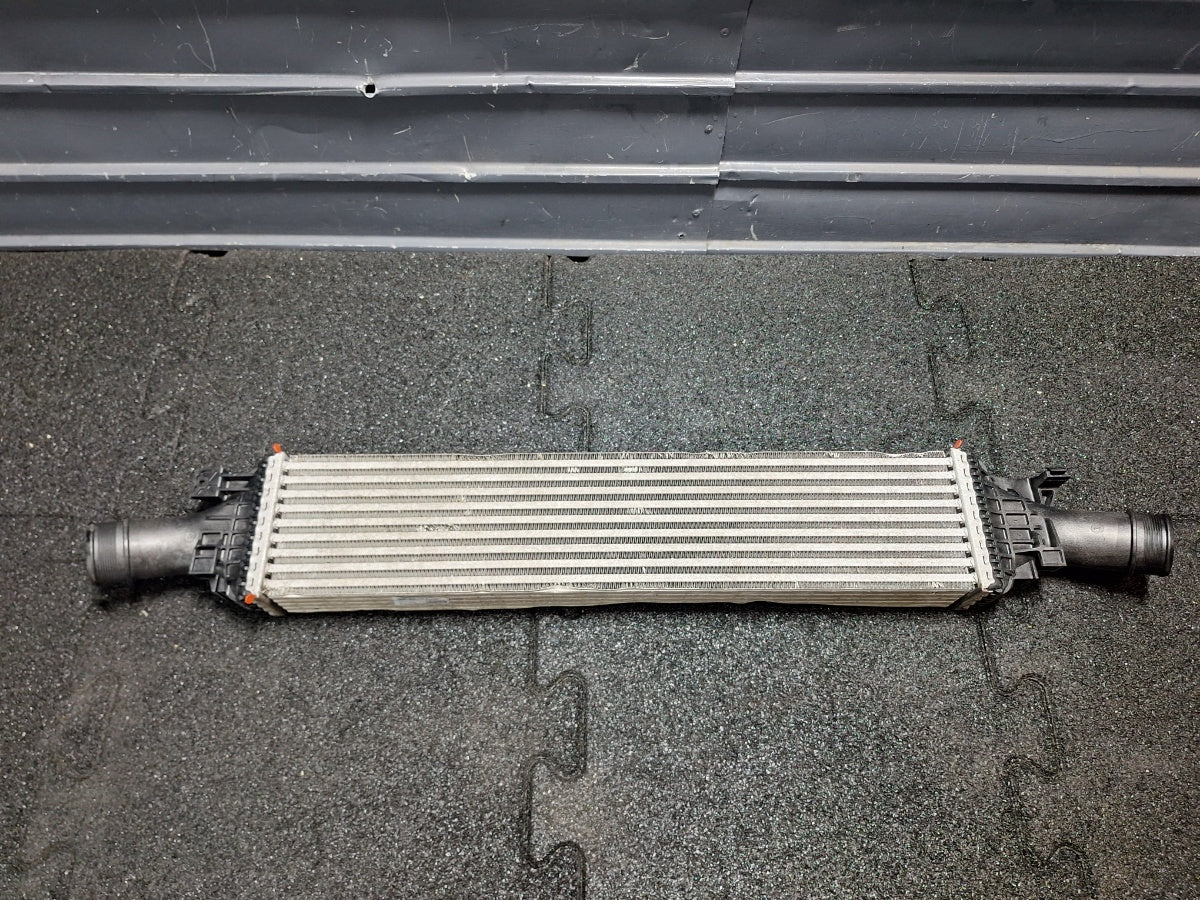 Radiator intercooler AUDI Q5 8RB 2008 -> 2.0 TDI quattro CAHA, CGLB, CMGA 8K0145805G