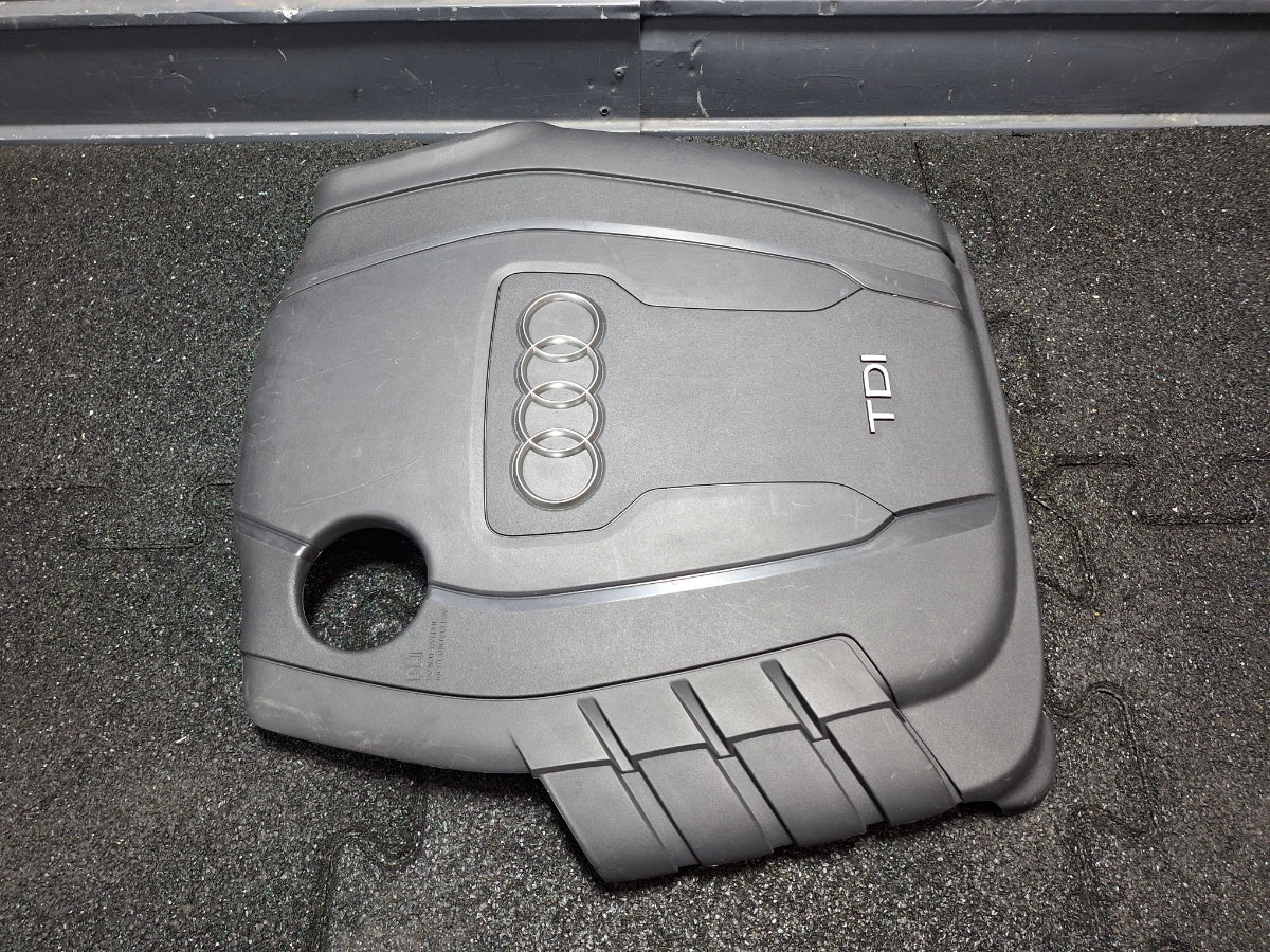 Capac motor (ornament) AUDI Q5 8RB 2008 -> 2.0 TDI quattro CAHA, CGLB, CMGA 03L103925AB