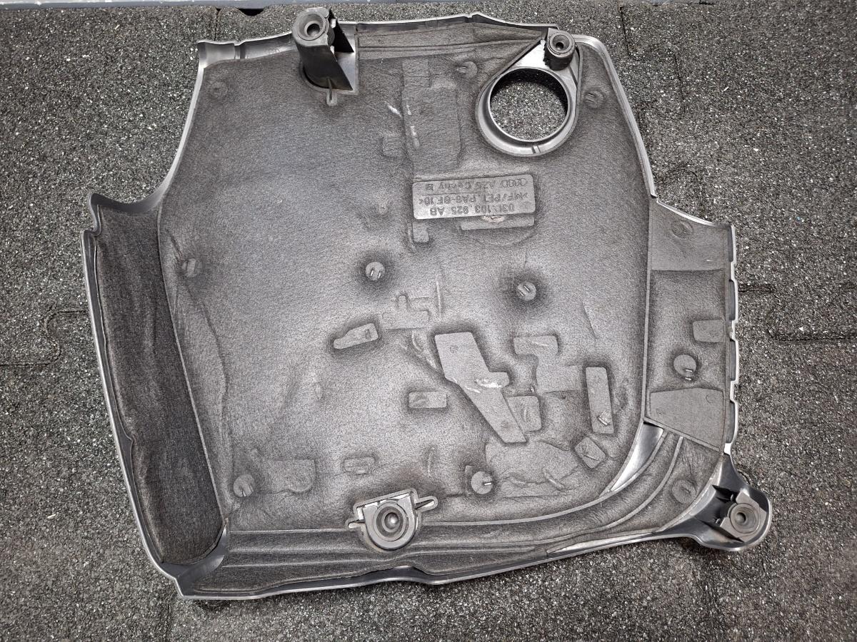 Capac motor (ornament) AUDI Q5 8RB 2008 -> 2.0 TDI quattro CAHA, CGLB, CMGA 03L103925AB