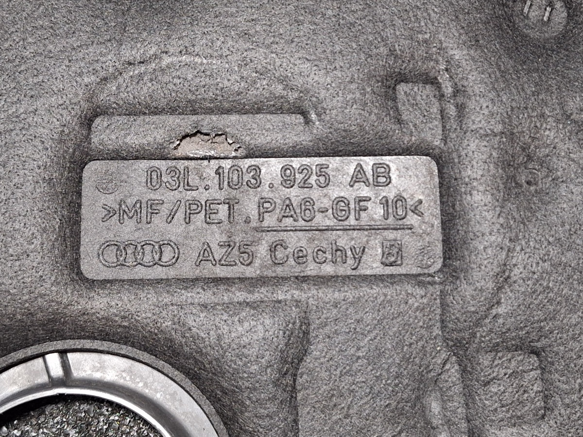 Capac motor (ornament) AUDI Q5 8RB 2008 -> 2.0 TDI quattro CAHA, CGLB, CMGA 03L103925AB