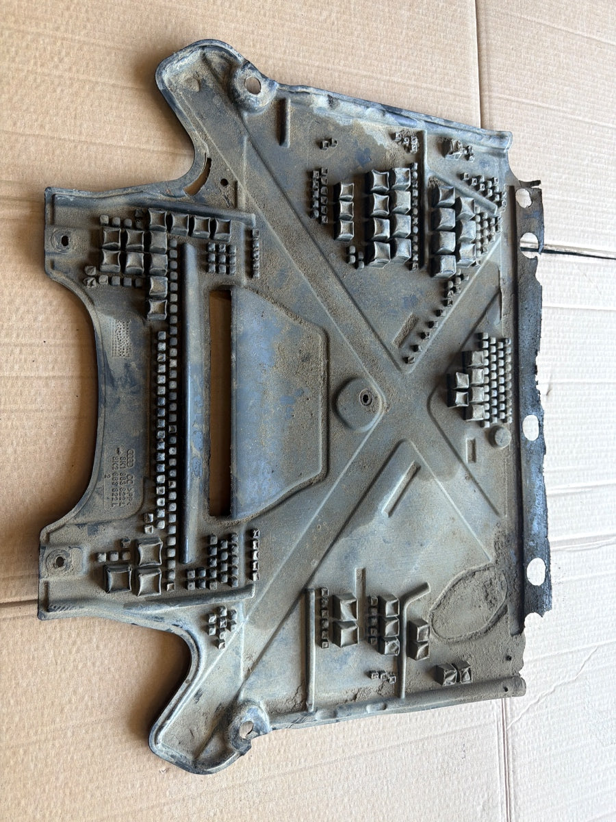Scut de protectie motor AUDI A4 IV Avant 8K5, B8 2007 - 2015 2.0 TDI CAGA, CJCA, CMEA, CMFA 8K1862822L