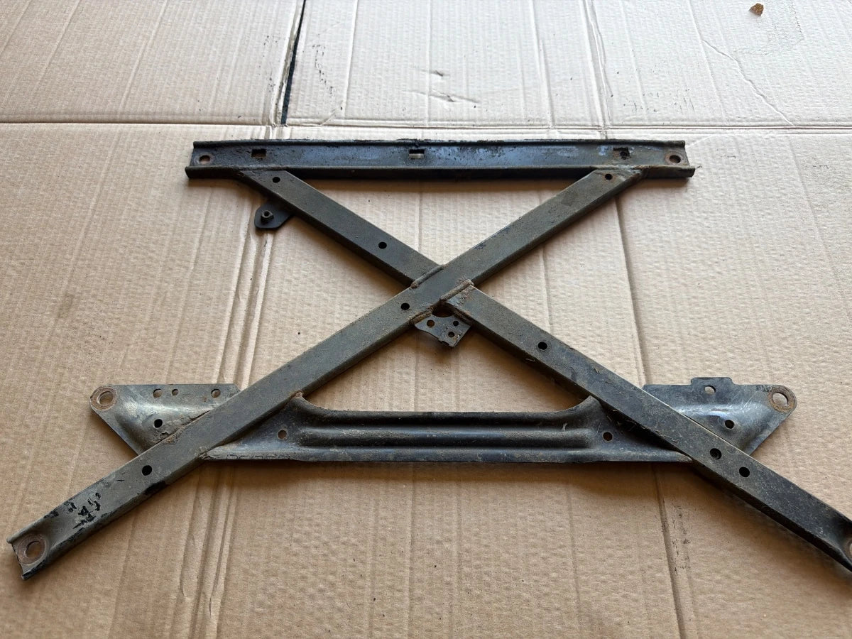 Protectie sub caroserie/scut AUDI A4 IV Avant 8K5, B8 2007 - 2015 2.0 TDI CAGA, CJCA, CMEA, CMFA 8T2399345L