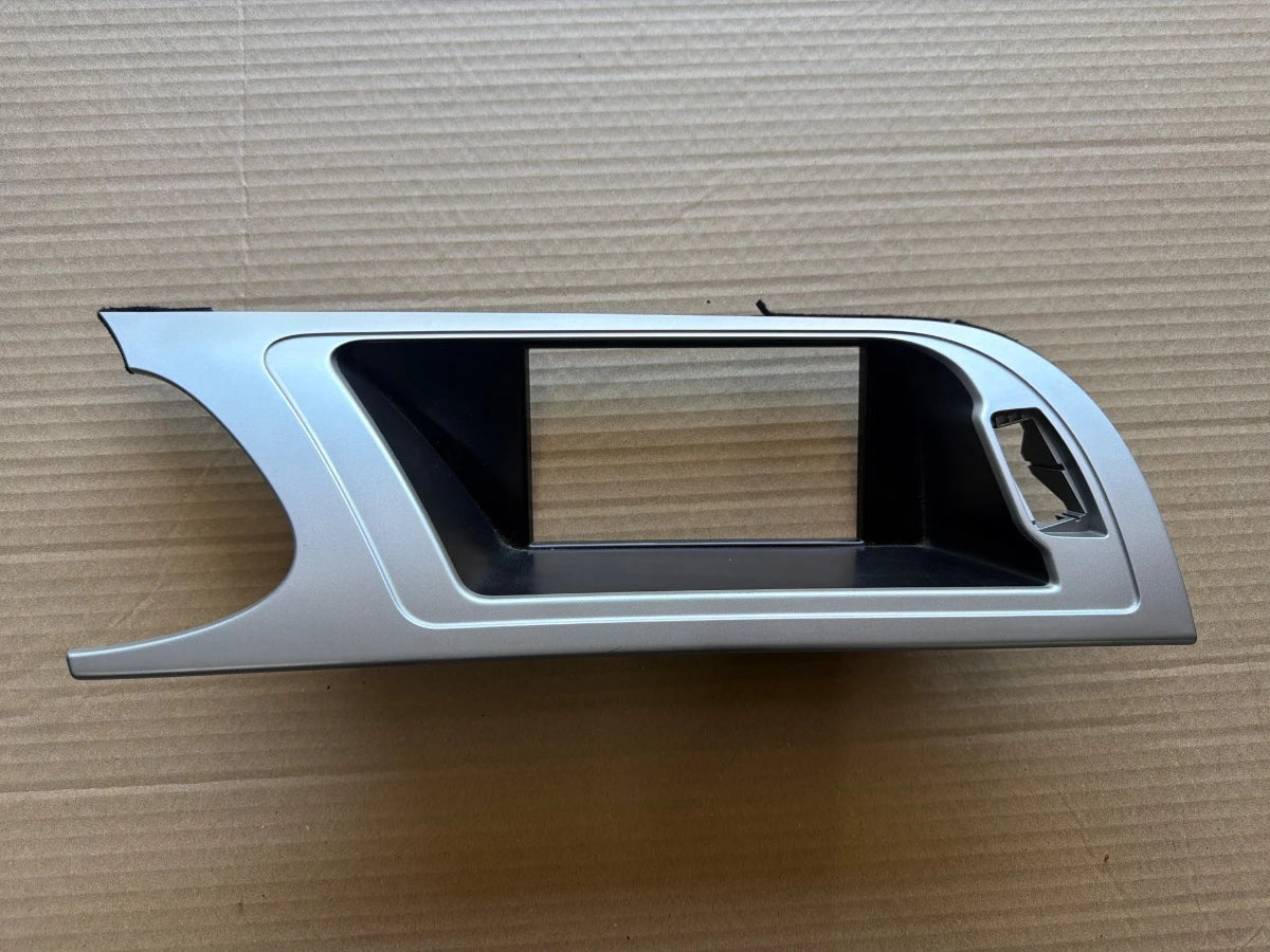 Ornament display plansa AUDI A4 IV Avant 8K5, B8 2007 - 2015 2.0 TDI CAGA, CJCA, CMEA, CMFA 8K1857186H