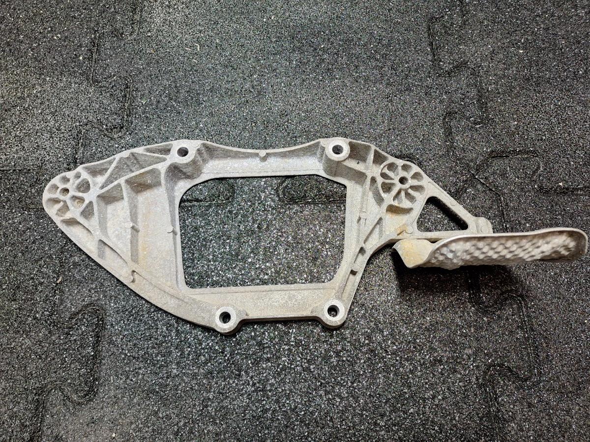 Suport de fixare diferential spate AUDI Q5 8RB 2008 -> 2.0 TDI quattro CAHA, CGLB, CMGA 8K0599287G