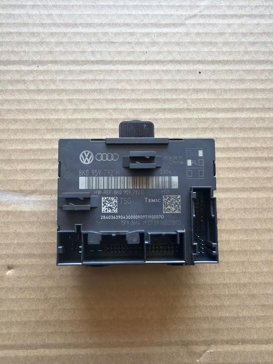 Modul/unitate de control portiera dreapta fata AUDI A4 IV Avant 8K5, B8 2007 - 2015 2.0 TDI CAGA, CJCA, CMEA, CMFA 8K0959792H