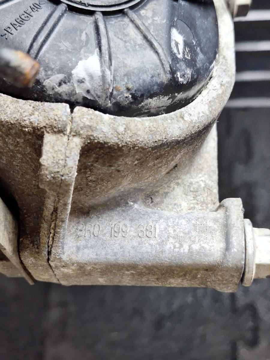 Suport tampon motor stanga AUDI Q5 8RB 2008 -> 2.0 TDI quattro CAHA, CGLB, CMGA 8R0199381