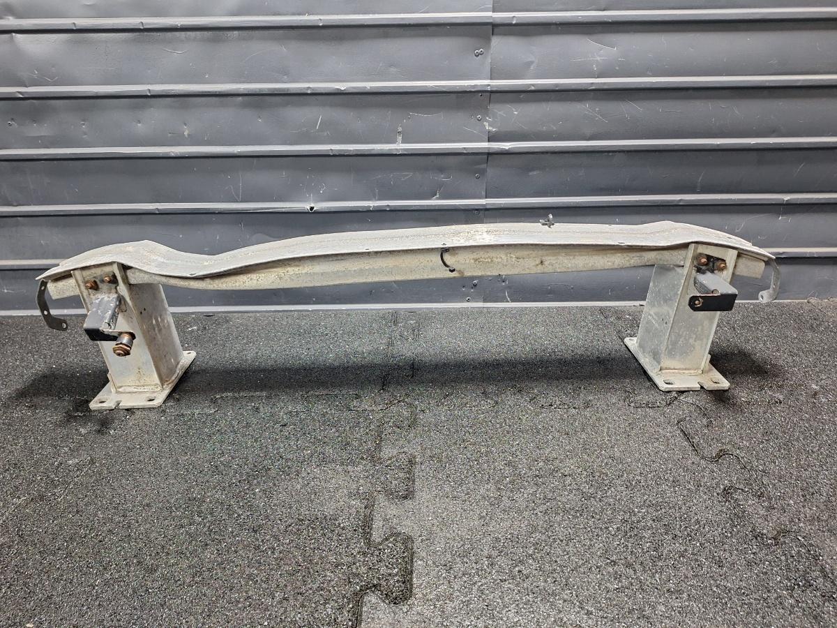 Armatura bara fata avariata AUDI Q5 8RB 2008 - 2015 , 8R0807113B