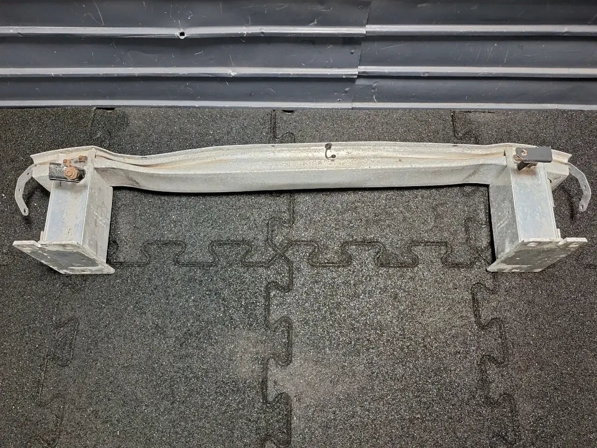 Armatura bara fata avariata AUDI Q5 8RB 2008 - 2015 , 8R0807113B