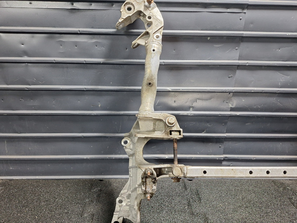Punte fata jug motor AUDI Q5 8RB 2008 -> 2.0 TDI quattro CAHA, CGLB, CMGA 8R0399315K