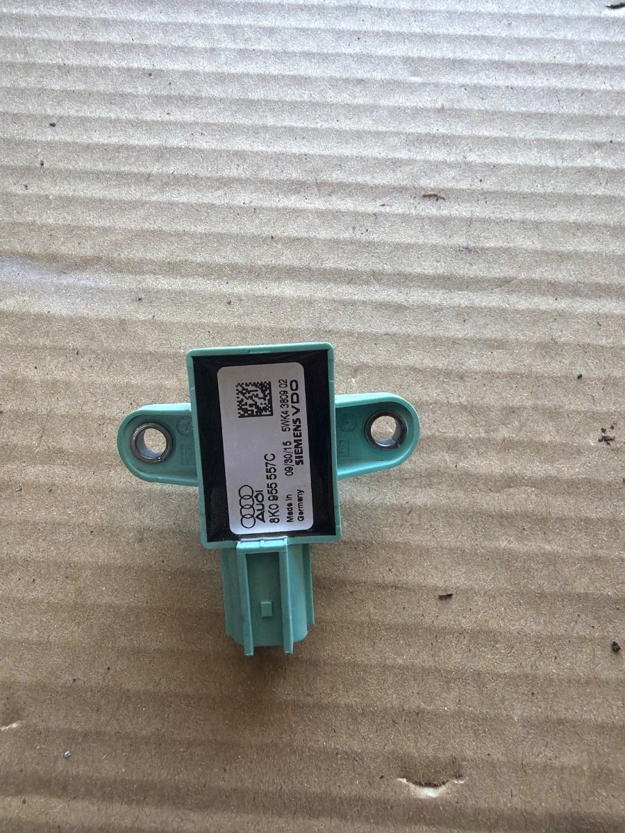 Senzor de impact airbag AUDI A4 IV Avant 8K5, B8 2007 - 2015 2.0 TDI CAGA, CJCA, CMEA, CMFA 8K0955557C