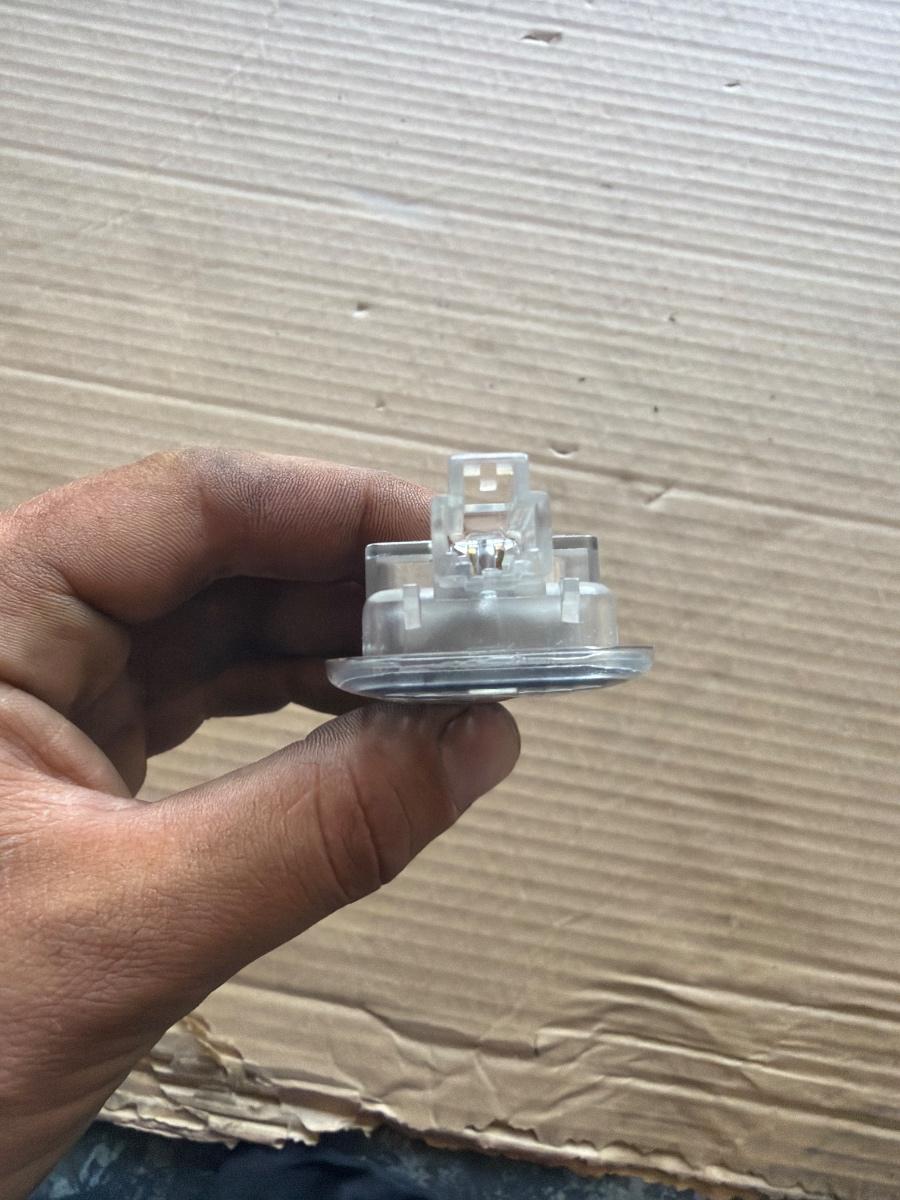 Lampa parasolar AUDI A4 IV Avant 8K5, B8 2007 - 2015 2.0 TDI CAGA, CJCA, CMEA, CMFA
