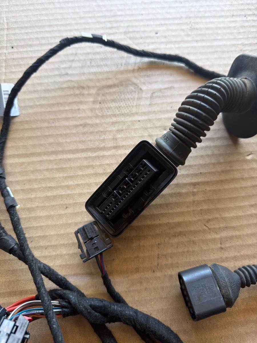 Cablaj portiera spate dreapta AUDI A4 IV Avant 8K5, B8 2007 - 2015 2.0 TDI CAGA, CJCA, CMEA, CMFA