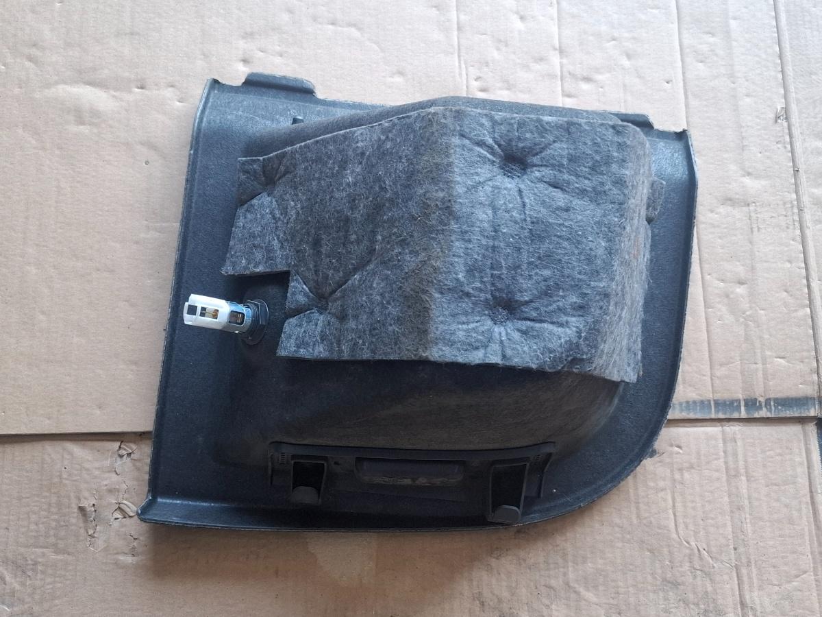 Capac panou capitonaj lateral portbagaj dreapta AUDI A4 IV Avant 8K5, B8 2007 - 2015 2.0 TDI CAGA, CJCA, CMEA, CMFA 8K9863990