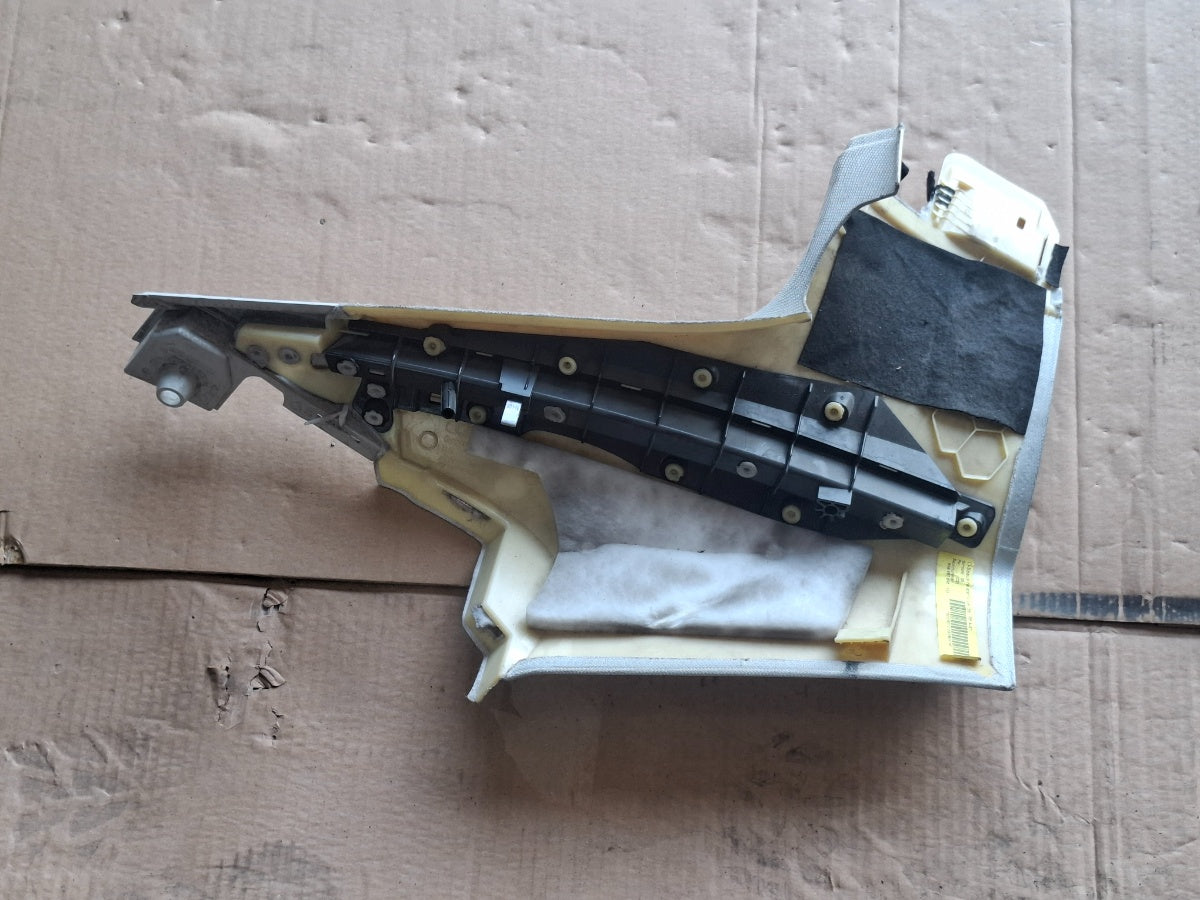 Ornament stalp (D) (superior) AUDI A4 IV Avant 8K5, B8 2007 - 2015 2.0 TDI CAGA, CJCA, CMEA, CMFA 8K9867246