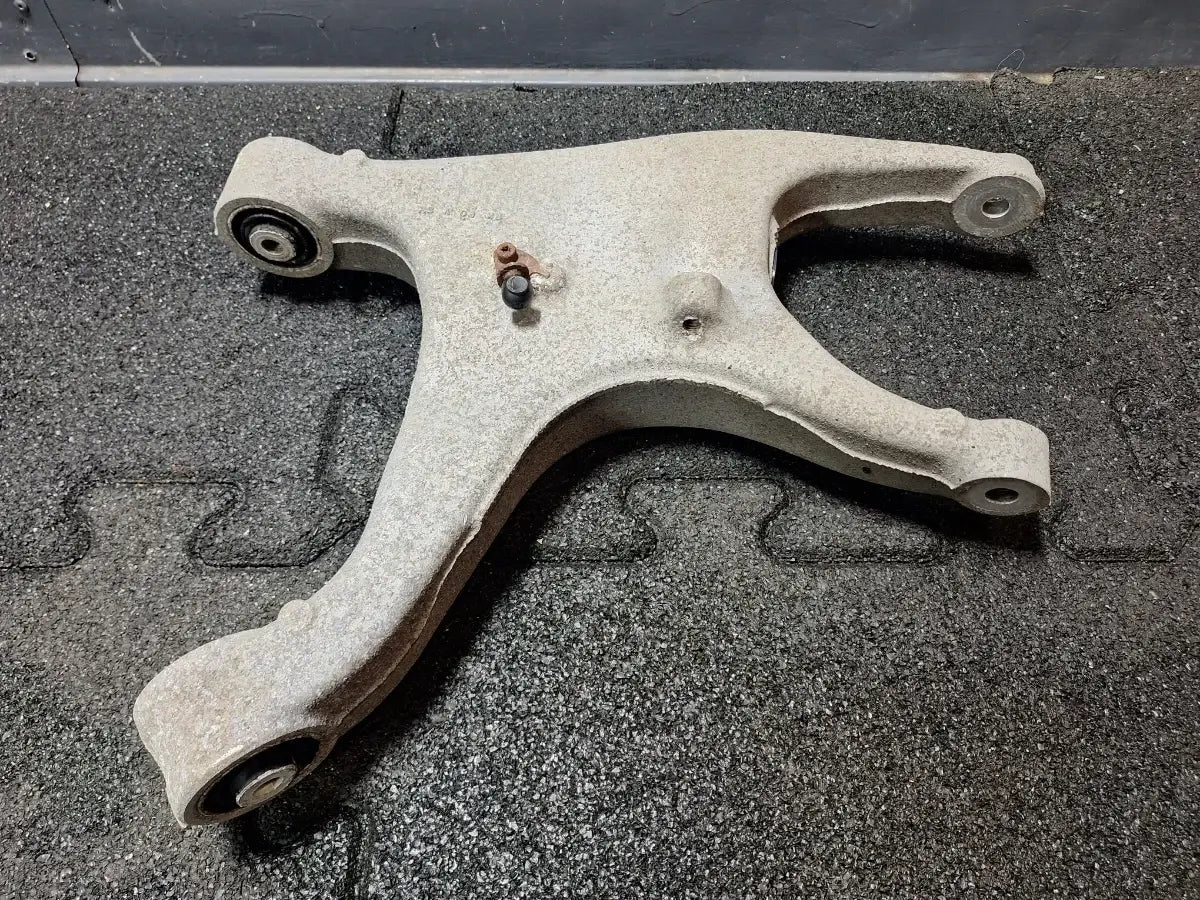 Bascula control stanga spate AUDI Q5 8RB 2008 -> 2.0 TDI quattro CAHA, CGLB, CMGA 8R0505311F