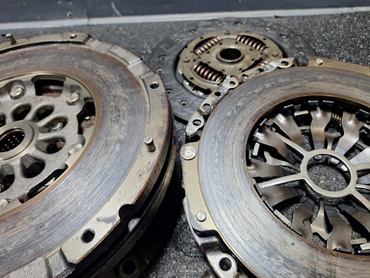 Kit ambreiaj AUDI Q5 8RB 2011 - 2015 2.0 TDI quattro CGLC , CGLB , CGL LUK 0B1105266AK