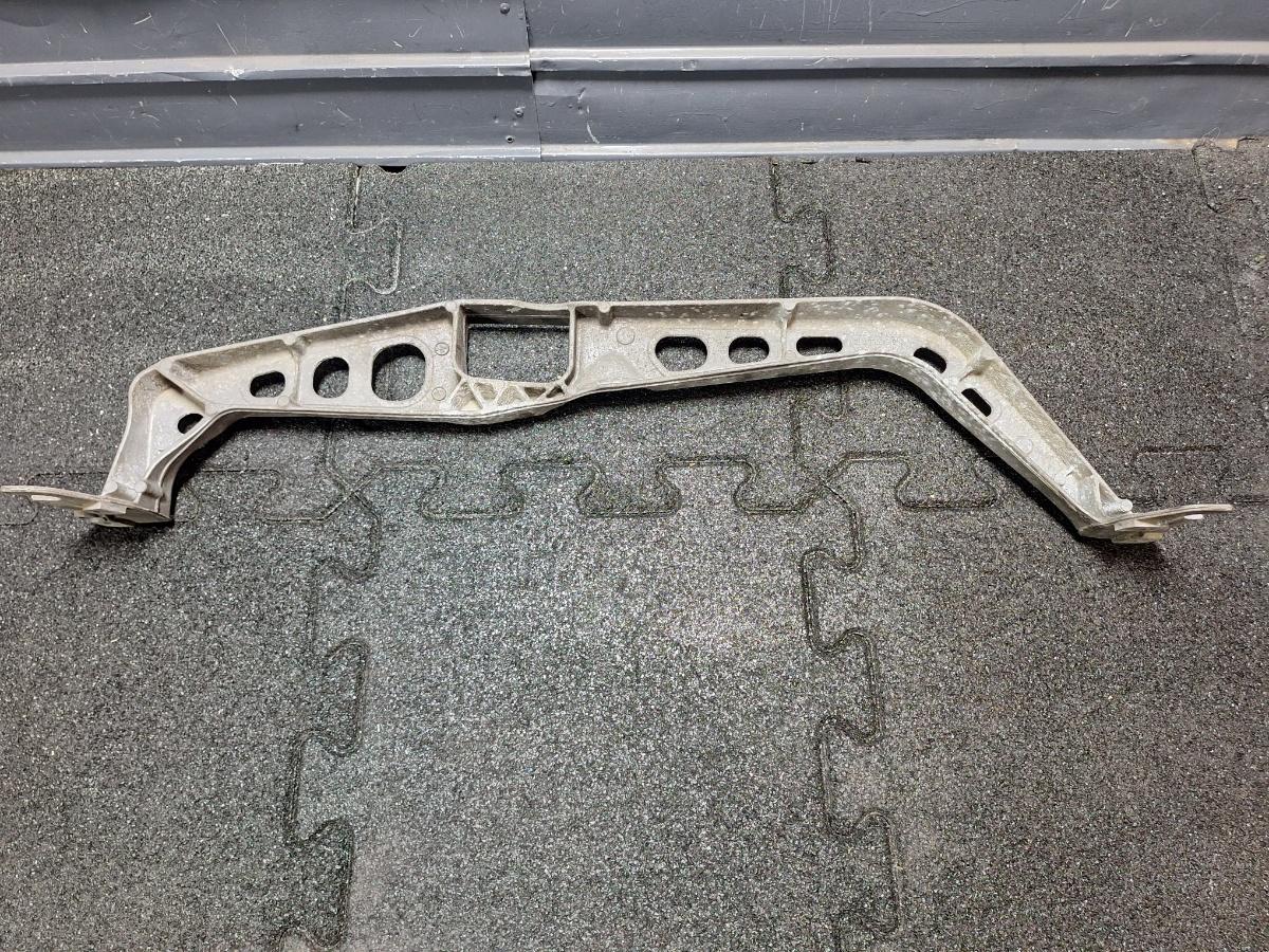 Suport motor AUDI A4 IV Avant 8K5, B8 2007 - 2015 2.0 TDI CAGA, CJCA, CMEA, CMFA 8K0199521C