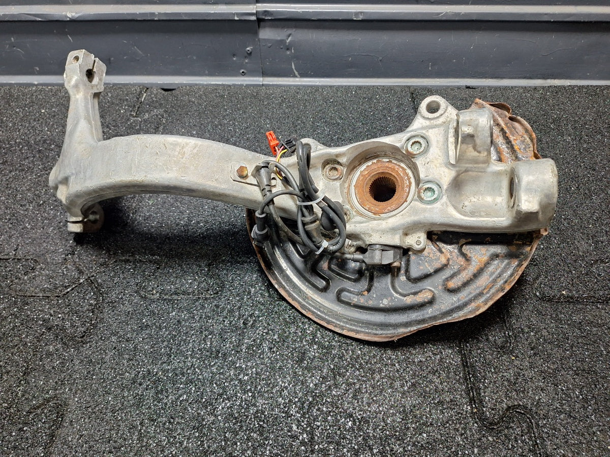 Fuzeta dreapta fata AUDI A6 II 4B2, 4B4, C5 2002 - 2005 1.9 TDI AVF, AWX 4B3407242H