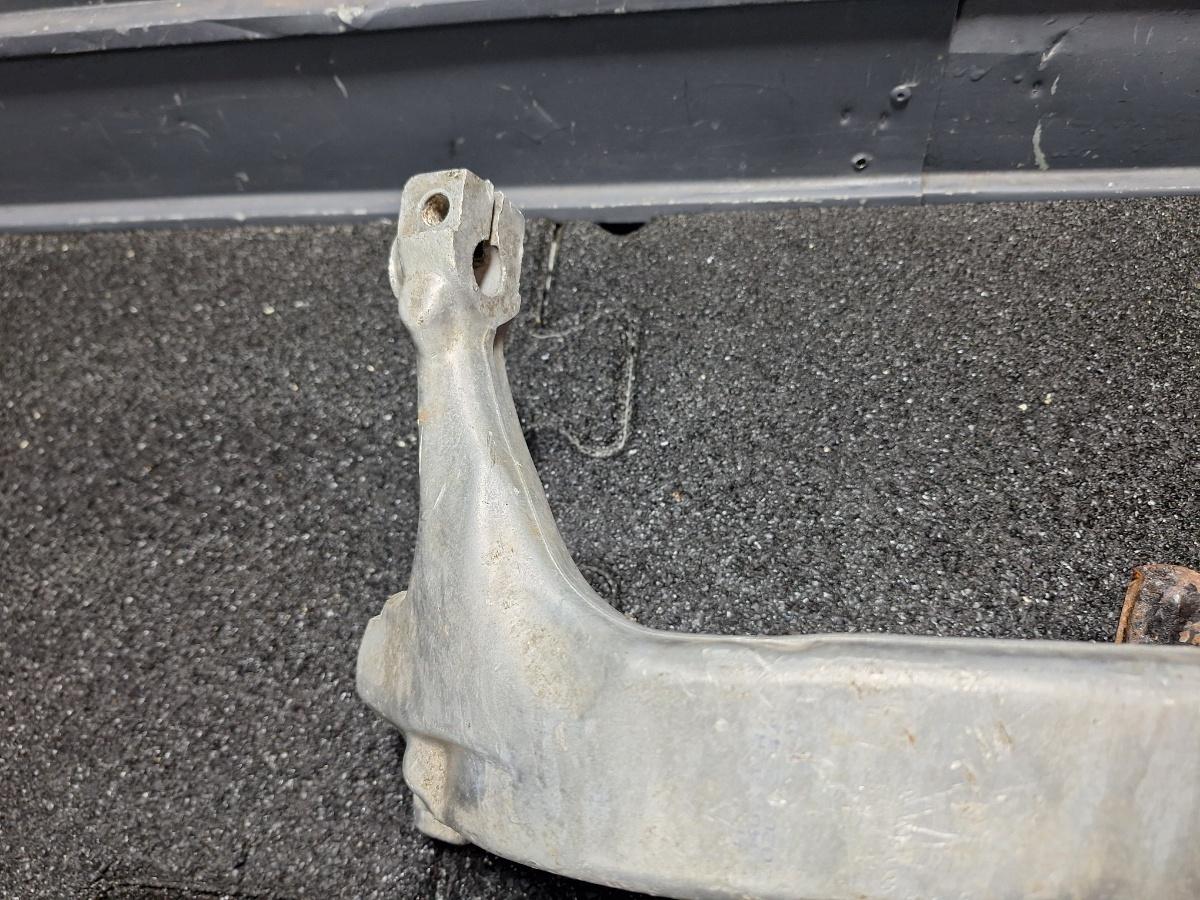 Fuzeta dreapta fata AUDI A6 II 4B2, 4B4, C5 2002 - 2005 1.9 TDI AVF, AWX 4B3407242H