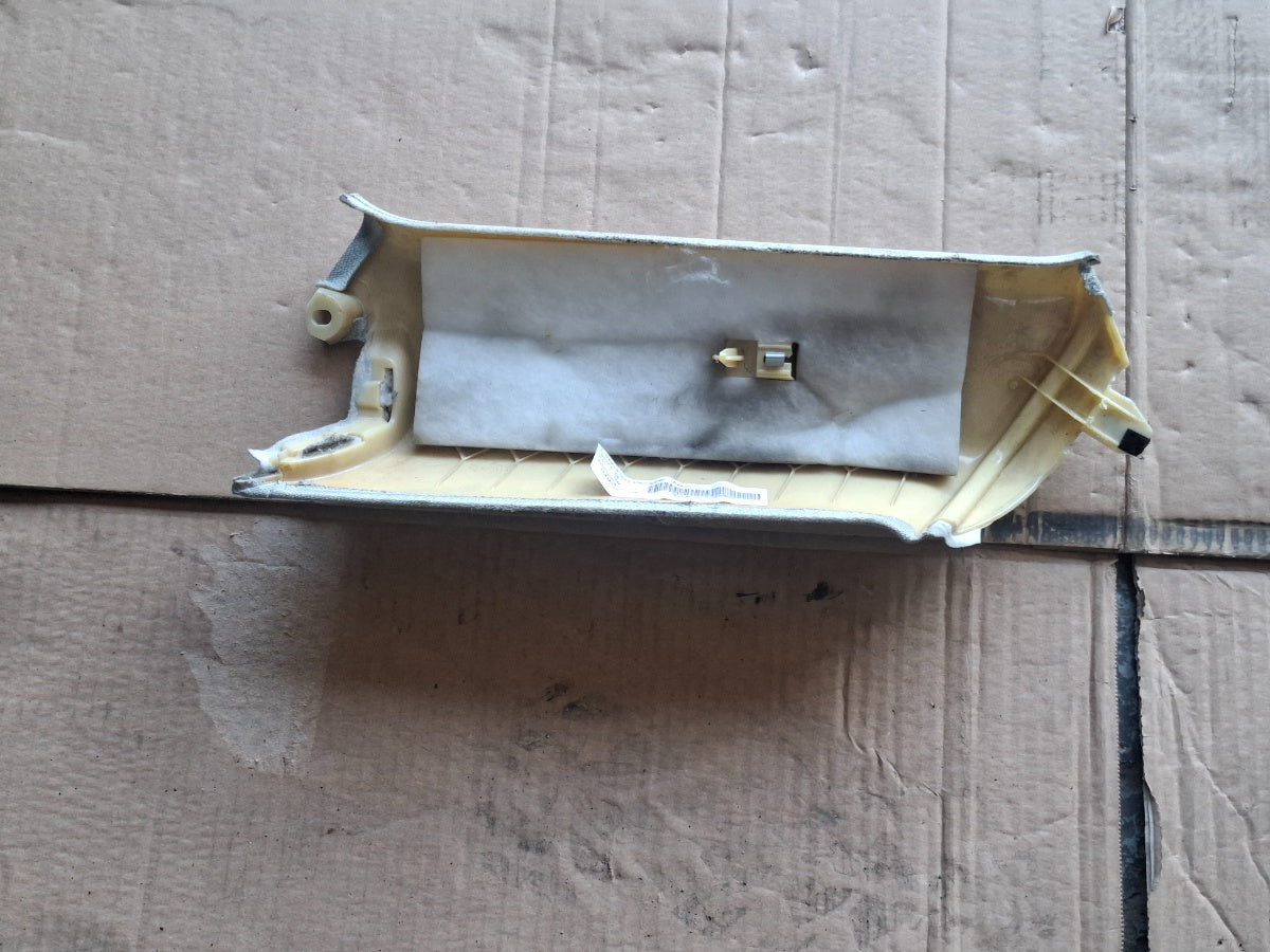 Ornamente stalp (C) stanga AUDI A4 IV Avant 8K5, B8 2007 - 2015 2.0 TDI CAGA, CJCA, CMEA, CMFA 8K9867287