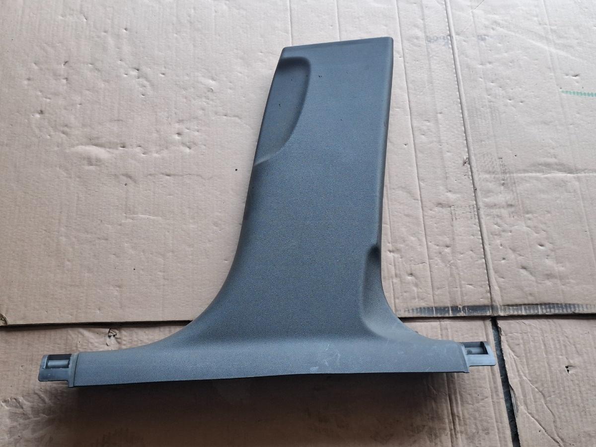 Ornament stalp (B) (inferior) dreapta AUDI A4 IV Avant 8K5, B8 2007 - 2015 2.0 TDI CAGA, CJCA, CMEA, CMFA 8K0867240B