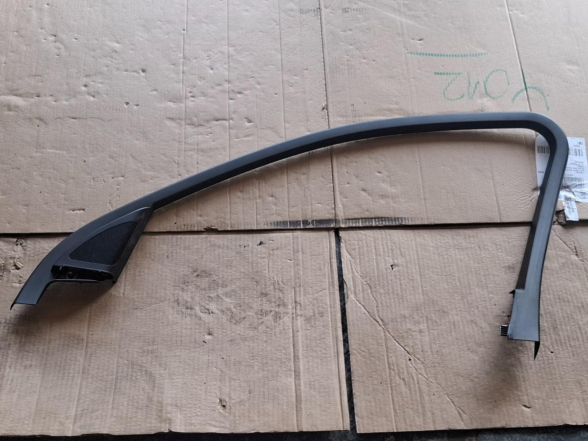 Cadru geam portiera fata dreapta AUDI A4 IV Avant 8K5, B8 2007 - 2015 2.0 TDI CAGA, CJCA, CMEA, CMFA