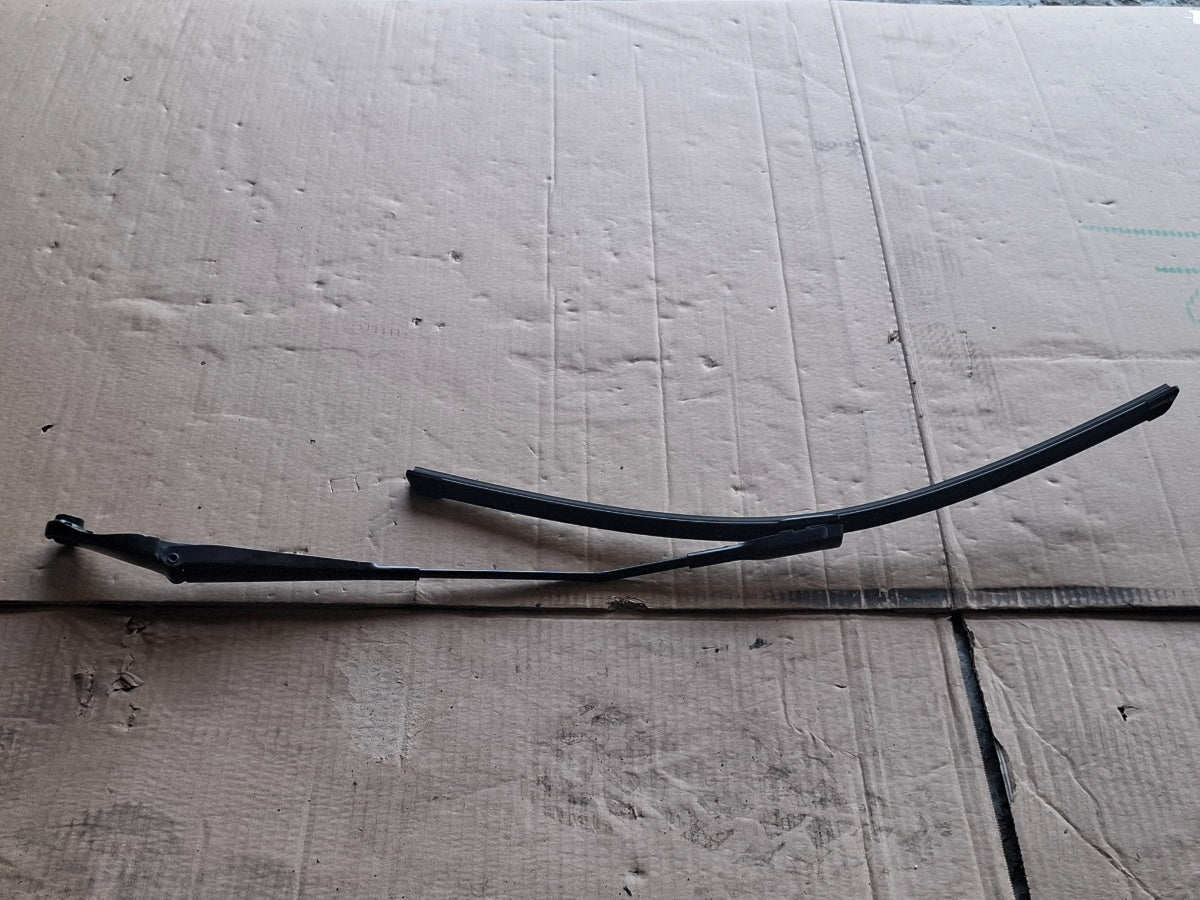 Brat stergator parbriz stanga AUDI A5/S5 8T3 2007 - 2017, AUDI A4 IV Avant 8K5, B8 2007 - 2015 2.0 TDI CAGA, CJCA, CMEA, CMFA 8K1955407