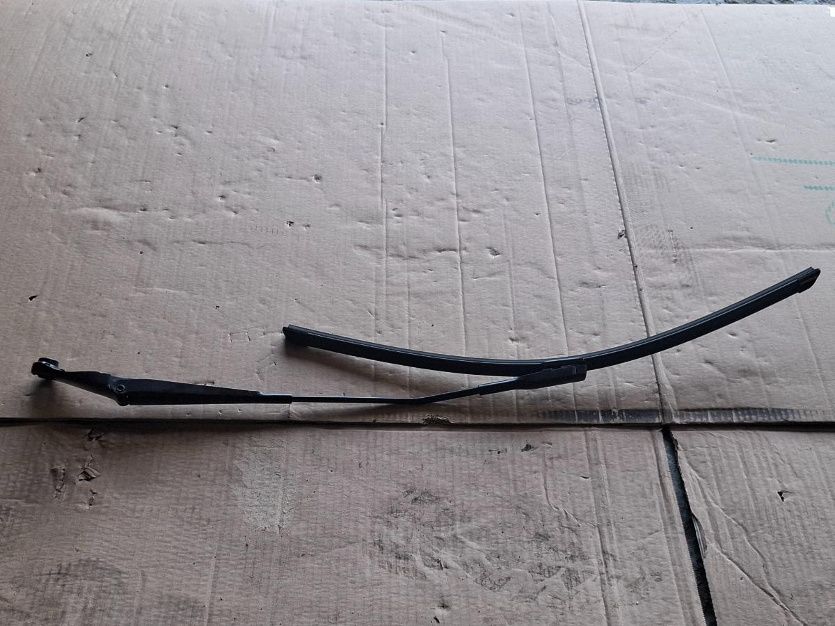 Brat stergator parbriz stanga AUDI A5/S5 8T3 2007 - 2017, AUDI A4 IV Avant 8K5, B8 2007 - 2015 2.0 TDI CAGA, CJCA, CMEA, CMFA 8K1955407