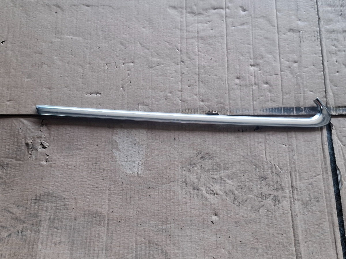 Protectie margine geam stanga spate AUDI A4 IV Avant 8K5, B8 2007 - 2015 2.0 TDI CAGA, CJCA, CMEA, CMFA 8K9853345L