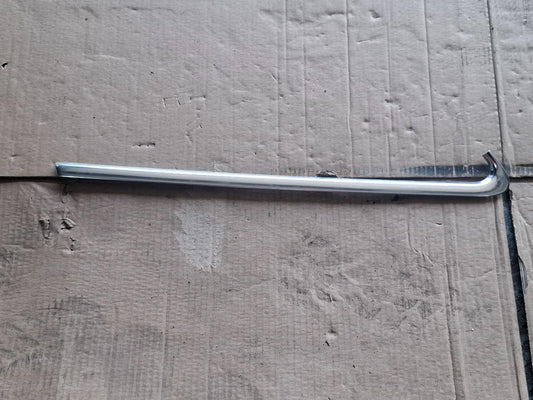 Protectie margine geam stanga spate AUDI A4 IV Avant 8K5, B8 2007 - 2015 2.0 TDI CAGA, CJCA, CMEA, CMFA 8K9853345L