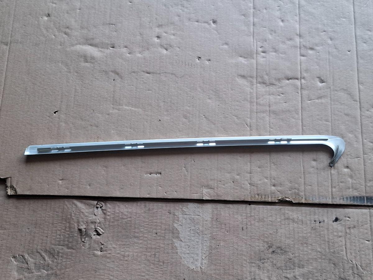 Protectie margine geam stanga spate AUDI A4 IV Avant 8K5, B8 2007 - 2015 2.0 TDI CAGA, CJCA, CMEA, CMFA 8K9853345L