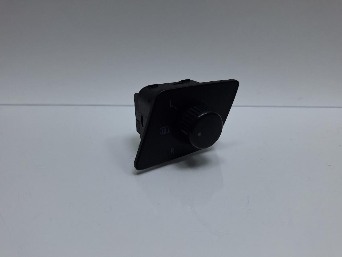 Buton reglaj oglinzi VOLKSWAGEN POLO 9N_ 2001 - 2012 1.4 TDI AMF, BAY 6Q1959565D
