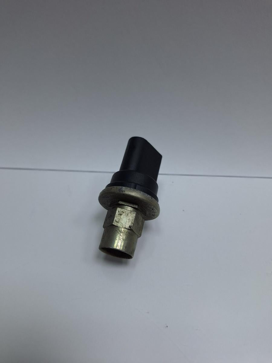 Senzor de presiune aer conditionat (AC) VOLKSWAGEN POLO 9N_ 2001 - 2012 1.4 TDI AMF, BAY 1J0959126