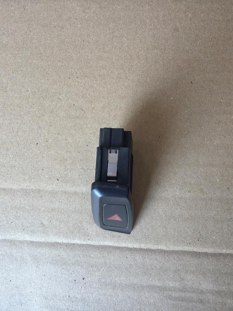 Comutator lumini de avarie AUDI A4 IV Avant 8K5, B8 2007 - 2015 2.0 TDI CAGA, CJCA, CMEA, CMFA 8K1941509