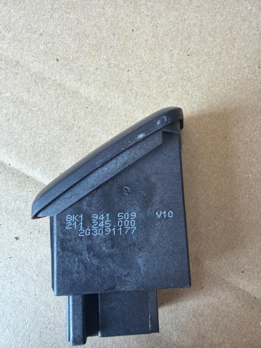 Comutator lumini de avarie AUDI A4 IV Avant 8K5, B8 2007 - 2015 2.0 TDI CAGA, CJCA, CMEA, CMFA 8K1941509