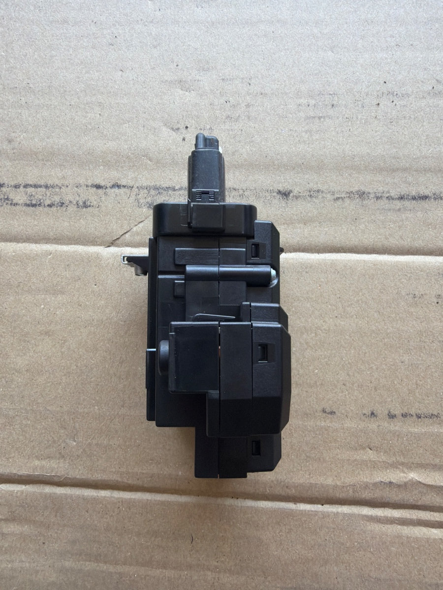 Contact de pornire AUDI A4 IV Avant 8K5, B8 2007 - 2015 2.0 TDI CAGA, CJCA, CMEA, CMFA 8K0909131C
