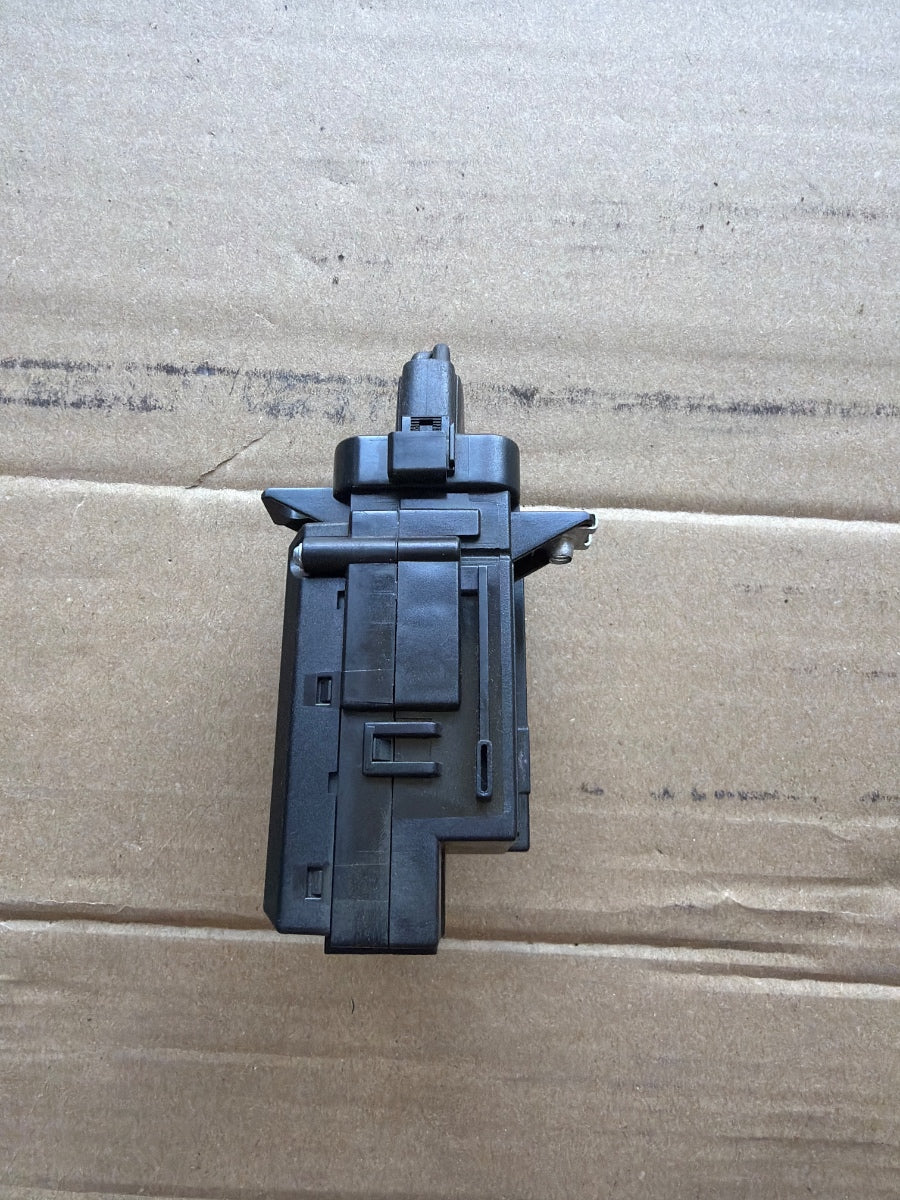 Contact de pornire AUDI A4 IV Avant 8K5, B8 2007 - 2015 2.0 TDI CAGA, CJCA, CMEA, CMFA 8K0909131C