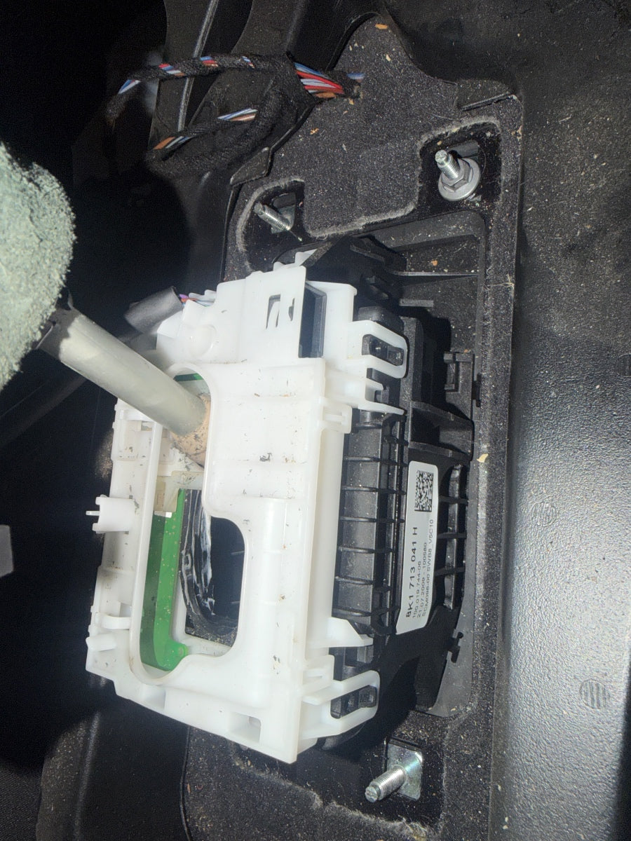 Schimbator de viteze/selector (interior) timonerie AUDI A4 IV Avant 8K5, B8 2007 - 2015 2.0 TDI CAGA, CJCA, CMEA, CMFA 8K1713041H