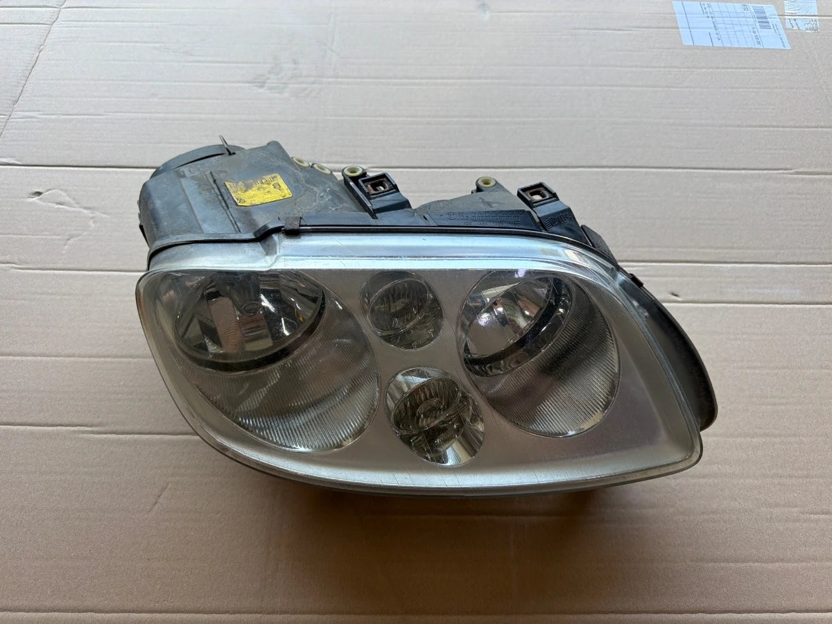 Far dreapta halogen VOLKSWAGEN TOURAN 1T12003 - 2006 0301205202 1T0941006F