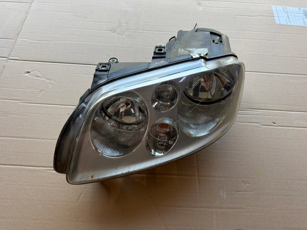 Far stanga VOLKSWAGEN TOURAN 1T1, 1T2 2003 - 2006 TYC 20-0388-05-2