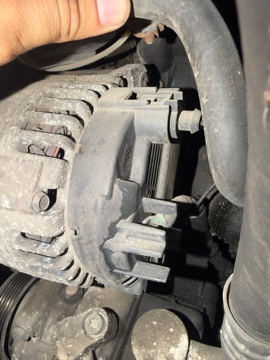 Alternator VOLKSWAGEN TOURAN 1T1, 1T2 2003 - 2010 2.0 TDI 16V BKD Valeo