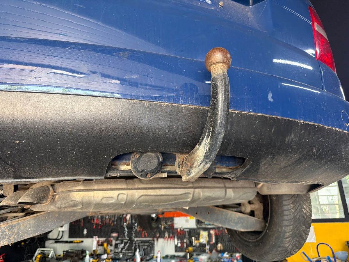 Carlig de remorcare complet VOLKSWAGEN TOURAN 1T1, 1T2 2003 - 2010 2.0 TDI 16V BKD 1T0803881B