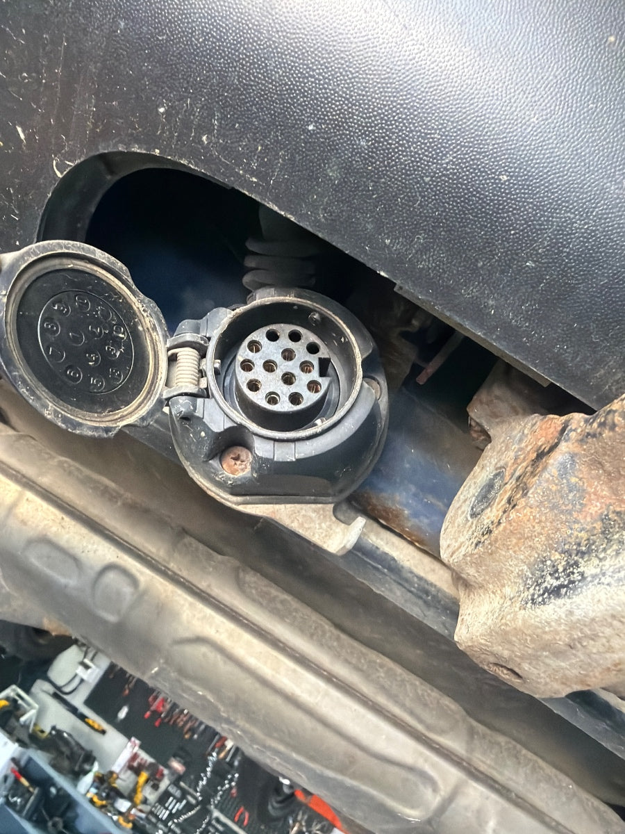 Carlig de remorcare complet VOLKSWAGEN TOURAN 1T1, 1T2 2003 - 2010 2.0 TDI 16V BKD 1T0803881B