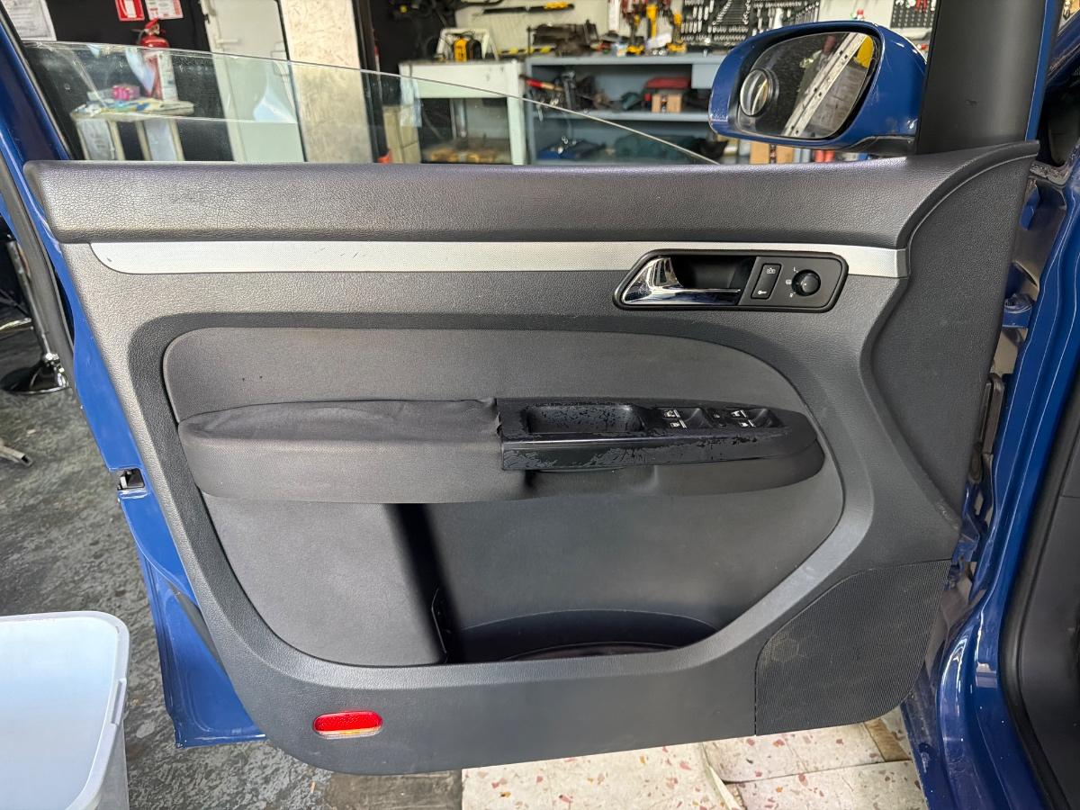 Tapiterie panou portiera fata stanga VOLKSWAGEN TOURAN 1T1, 1T2 2003 - 2010 2.0 TDI 16V BKD