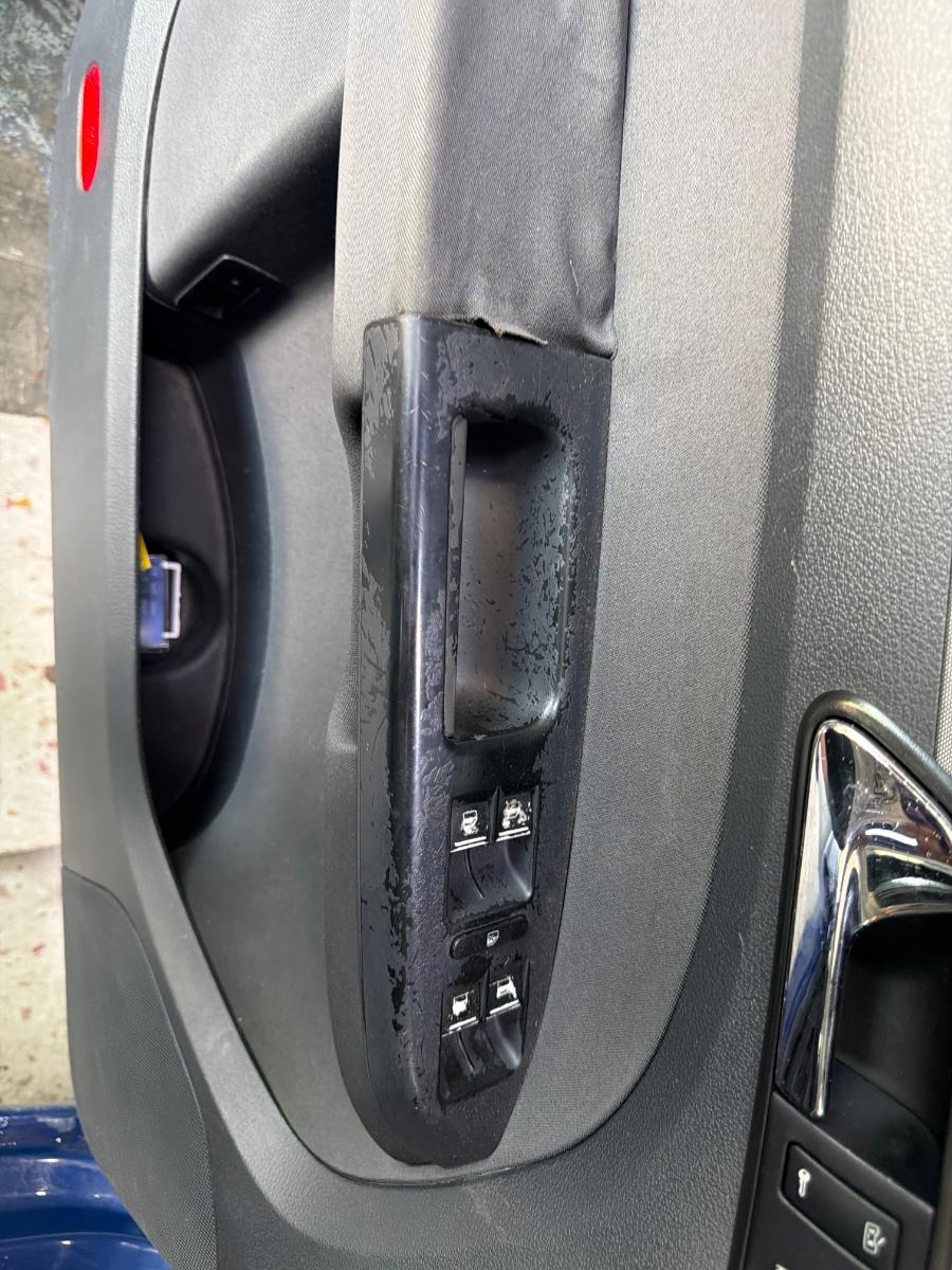 Tapiterie panou portiera fata stanga VOLKSWAGEN TOURAN 1T1, 1T2 2003 - 2010 2.0 TDI 16V BKD