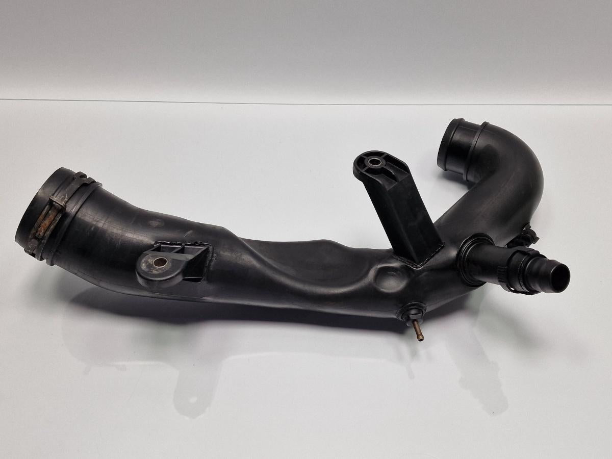 Conducta admisie aer VOLKSWAGEN POLO 9N_ 2001 - 2012 1.4 TDI AMF, BAY 6Q0129654BD