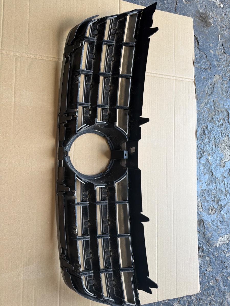 Grila superioara radiator bara de protectie fata VOLKSWAGEN TOUAREG 7LA, 7L6, 7L7 2002 - 2006